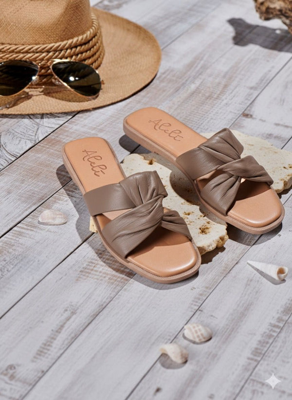 Sandalia Aura Cuero Macadamia